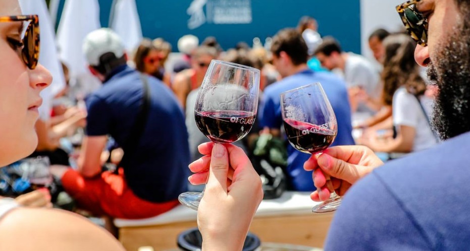 Bordeaux fête le vin : le chateau le parvis aussi !