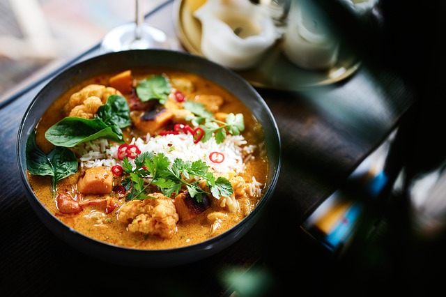 Curry d’aubergines au lait de coco