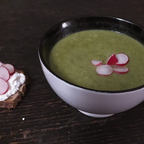 Soupe de fanes de radis du Château le Parvis de Dom Tapiau