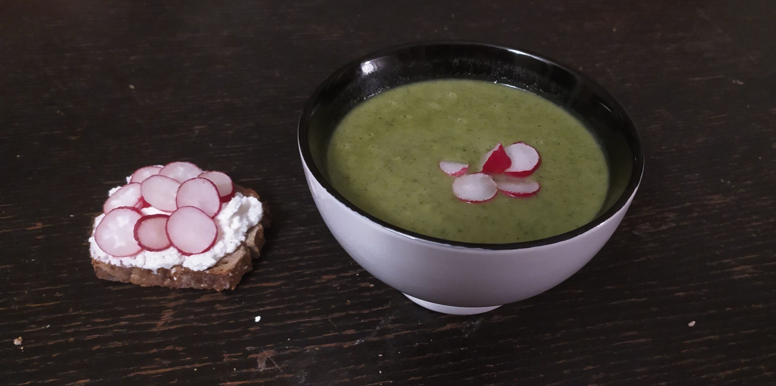 Soupe de fanes de radis du Château le Parvis de Dom Tapiau