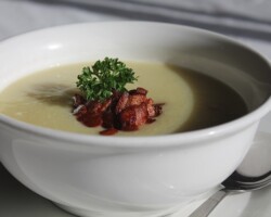 Velouté de blancs de poireaux