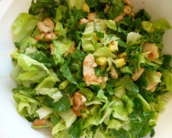 Salade au poulet et à la pomme rôtie